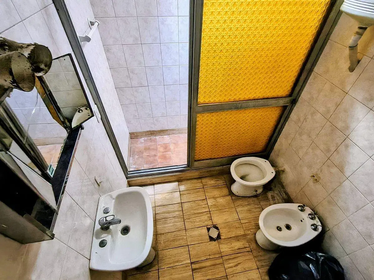 CASA VENTA LA REJA A REFACCIONAR (2 CASAS) 4
