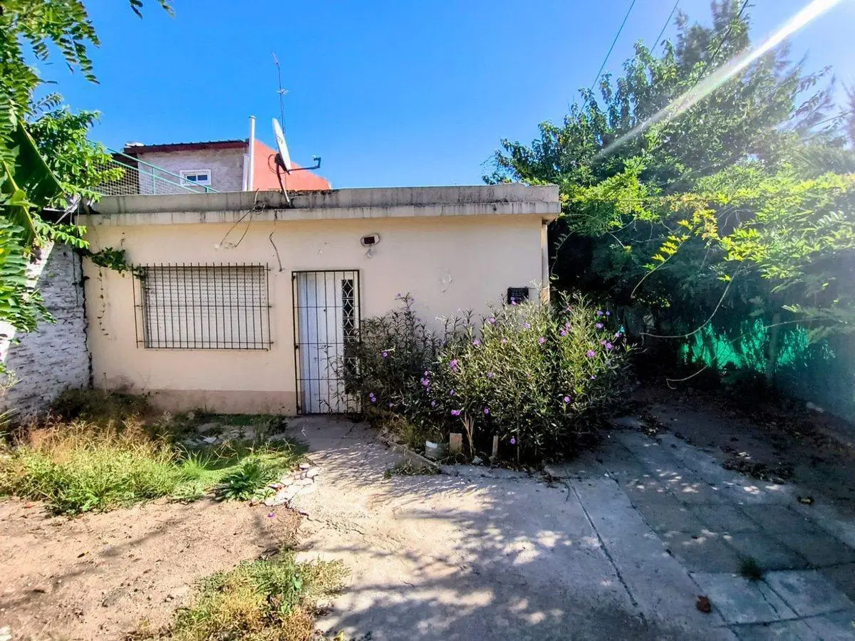 CASA VENTA LA REJA A REFACCIONAR (2 CASAS) 5