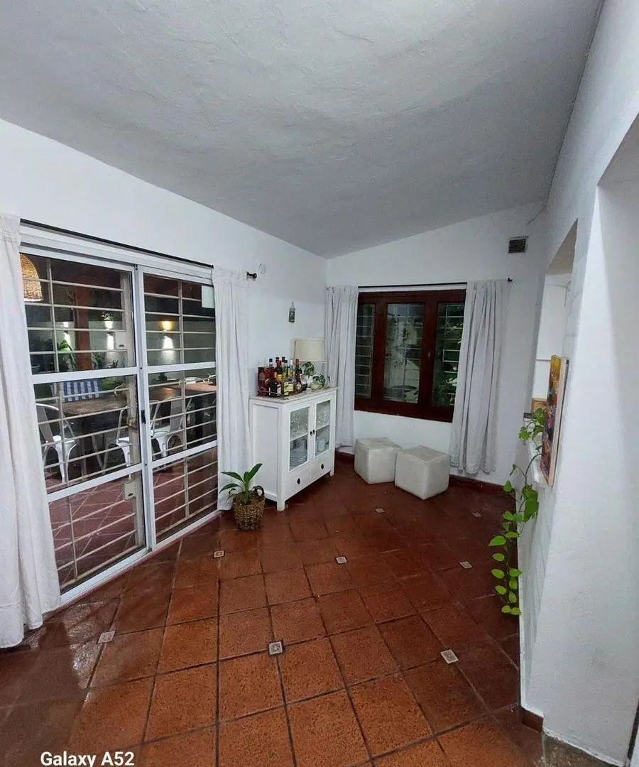 CASA  EN VENTA EN MERLO CON PILETA 5