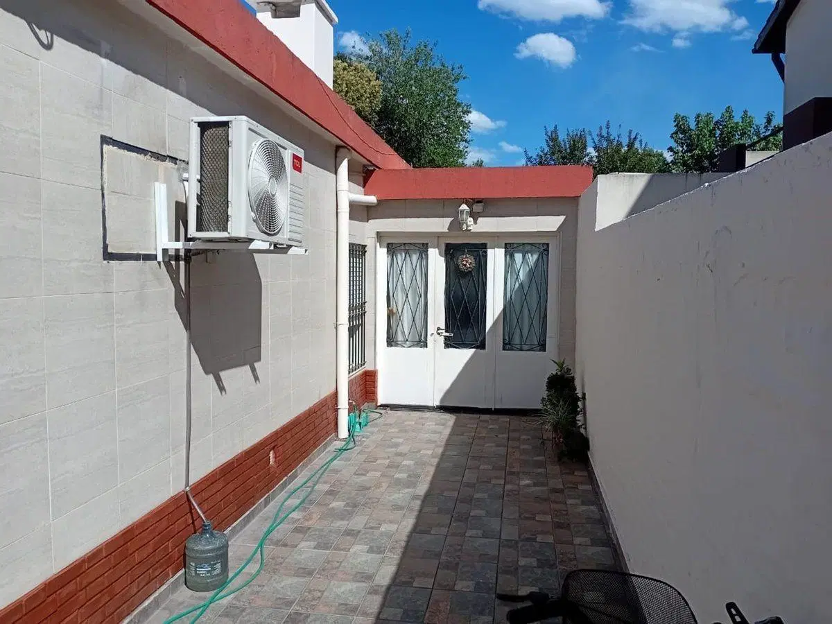 VENTA HERMOSA Y COMODA CASA 3 AMBIENTES EN MORENO 3