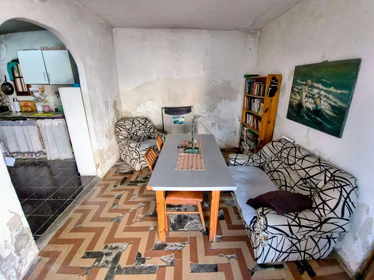 CASA VENTA MERLO A REFACCIONAR APTA CREDITO 2