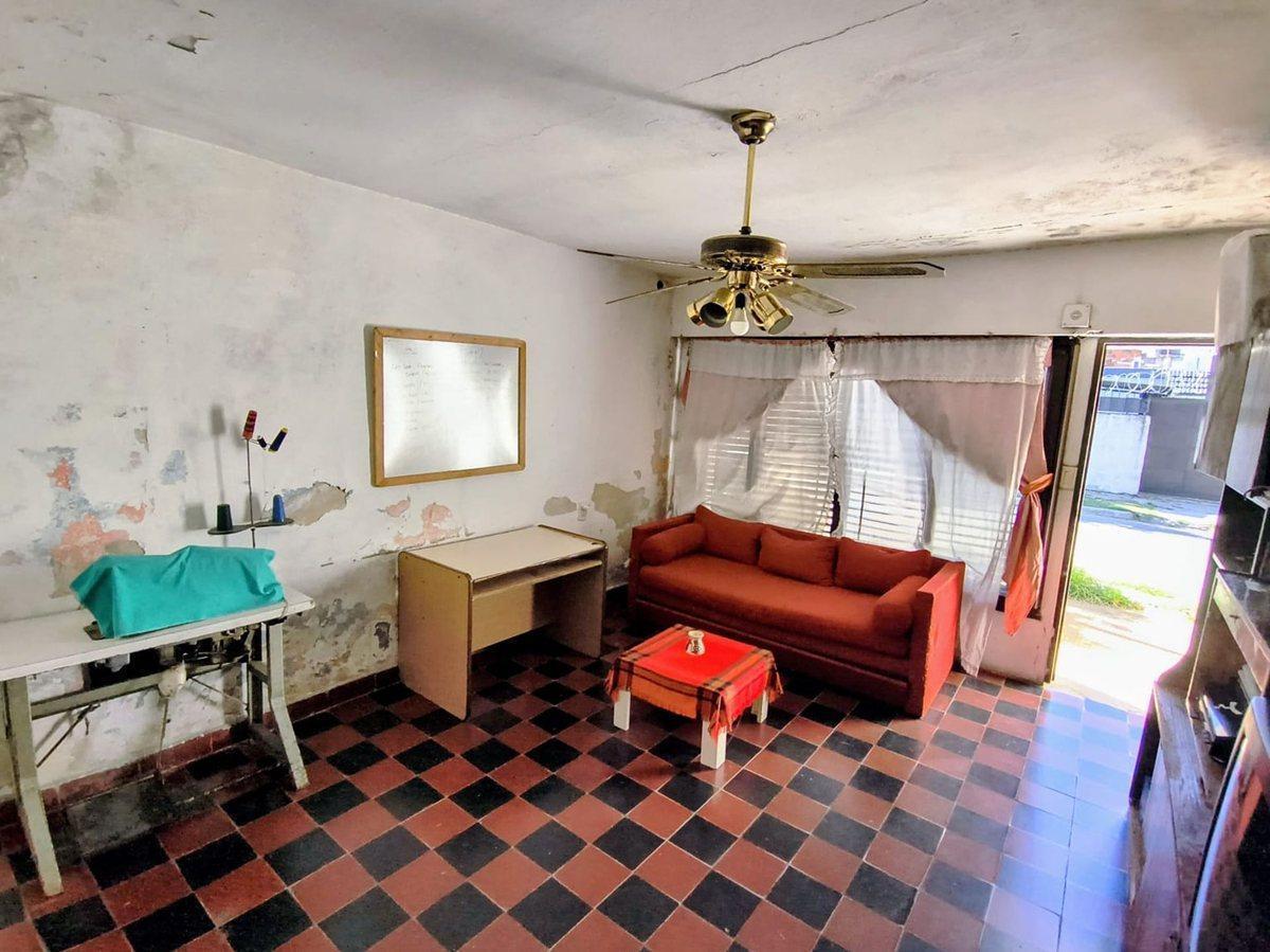 Foto de CASA VENTA MERLO A REFACCIONAR APTA CREDITO, imagen 1