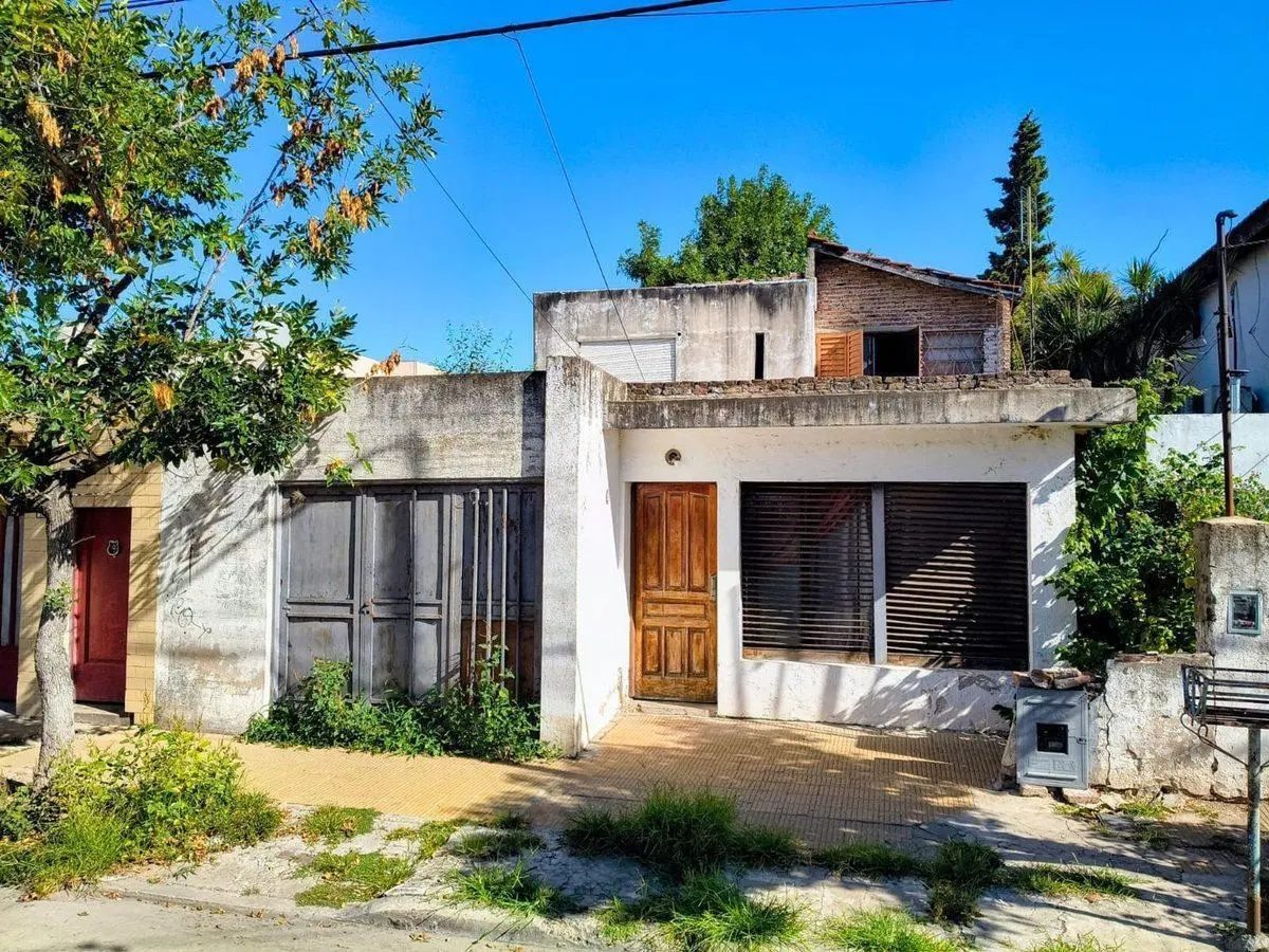 CASA VENTA MERLO A REFACCIONAR APTA CREDITO 3