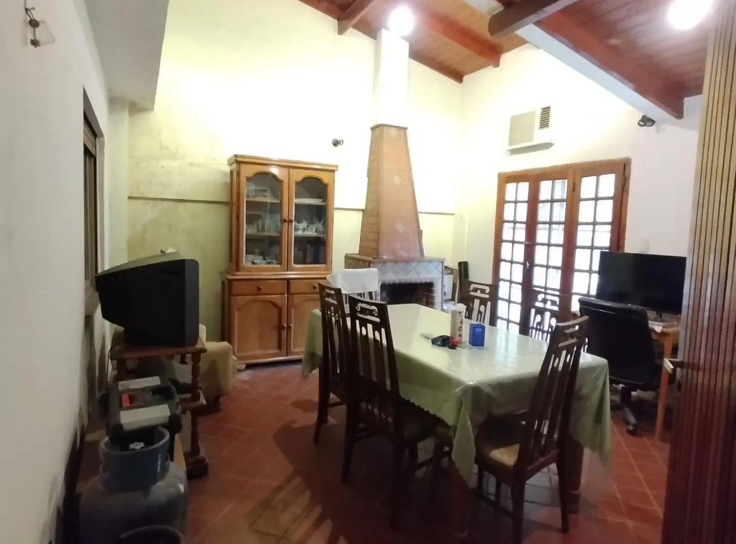 Venta casa quincho local sobre avenida 2