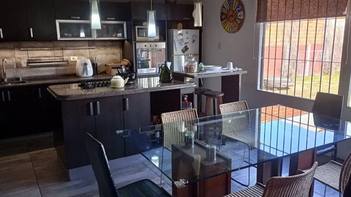CASA EN VENTA 4 AMB. PILETA PASO DEL REY LOT 757M2 3