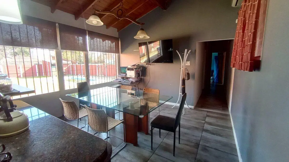 CASA EN VENTA 4 AMB. PILETA PASO DEL REY LOT 757M2 4