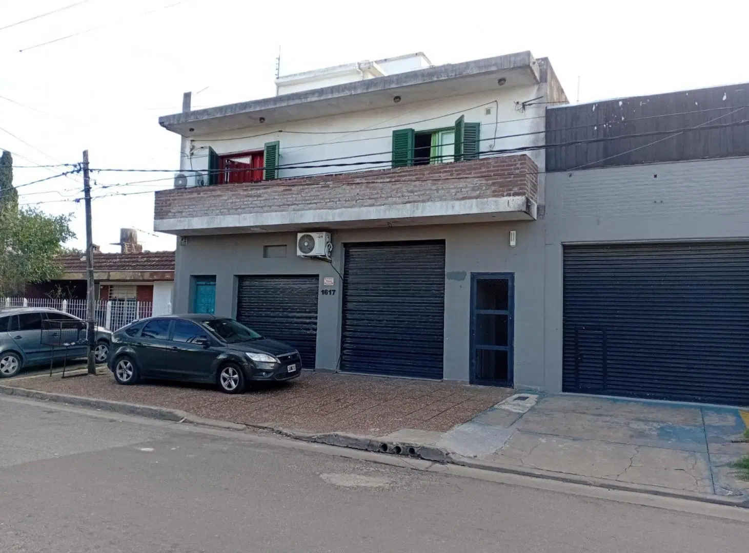 EN VENTA CASA 4 AMBIENTES CON DEPÓSITO COMERCIAL 2