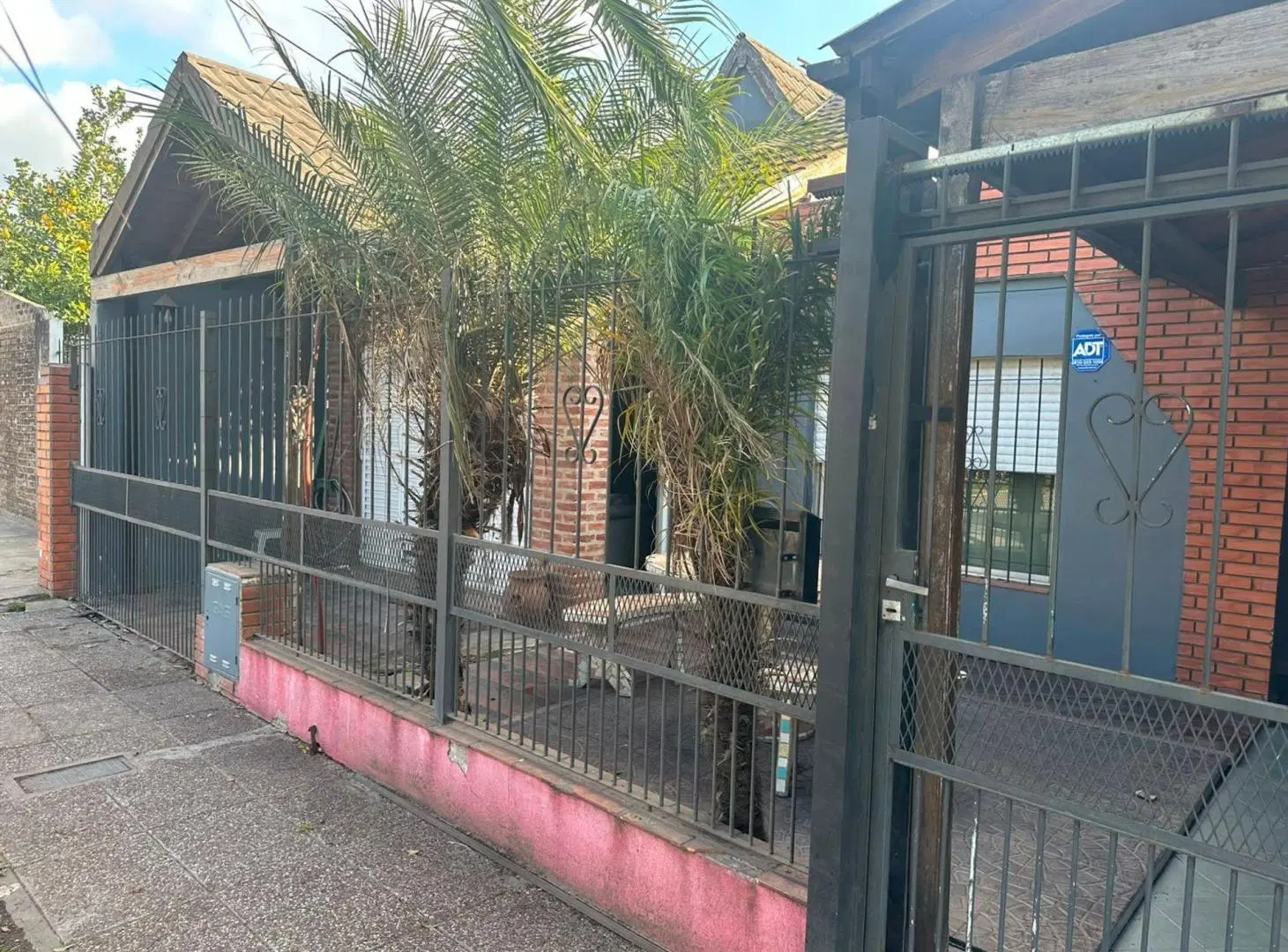 CASA EN VENTA EN CASTELAR MORON 4
