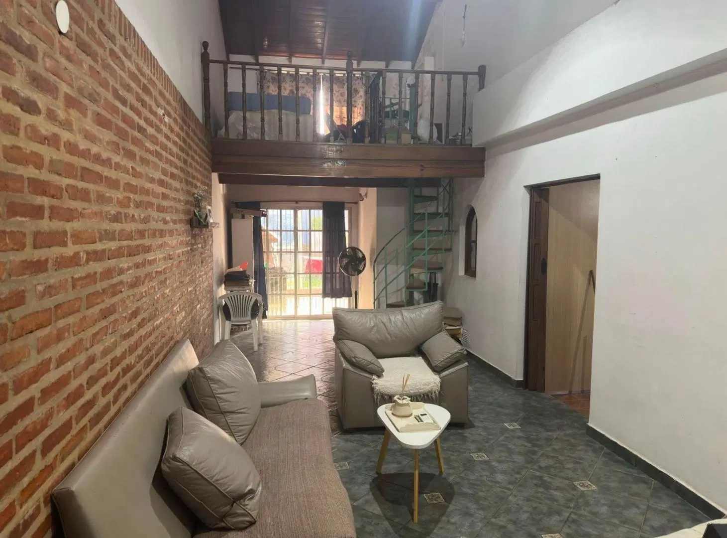 CASA EN VENTA EN CASTELAR MORON 5