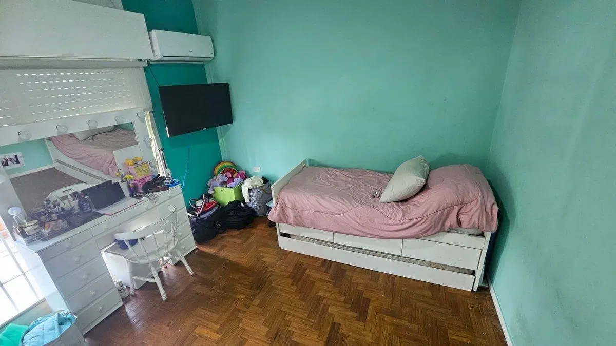 VENTA CASA EN DOS PLANTAS 4 AMBIENTES MORON HAEDO 3