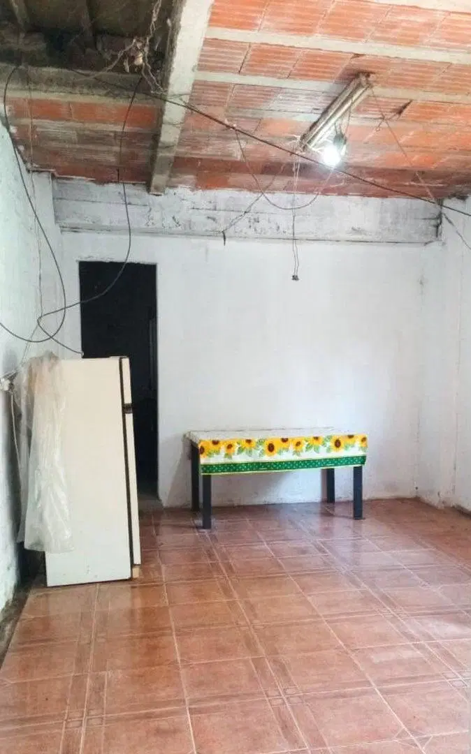 VENTA CASA CON AMPLIO LOTE EN GRAL RODRIGUEZ 2