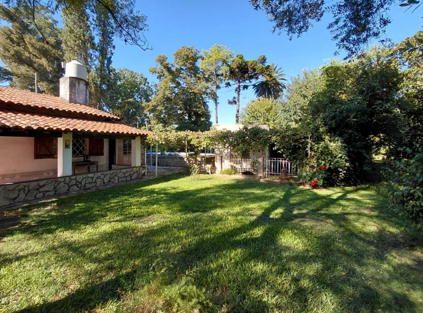 Casaquinta 3 ambientes con Pileta y gran parque 5
