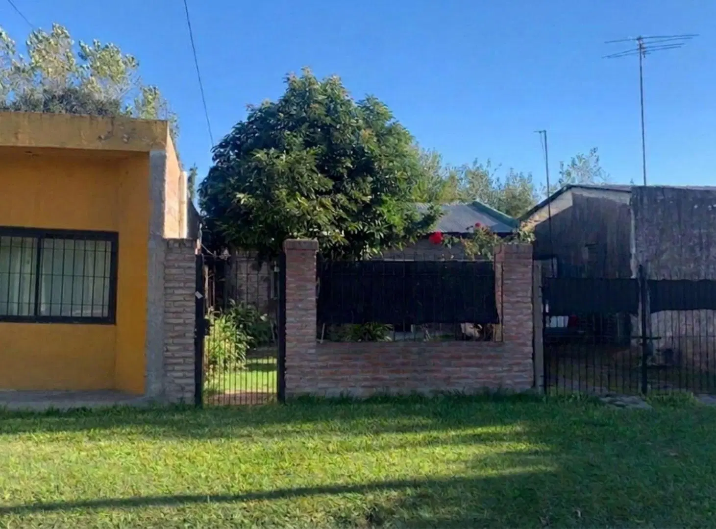 CASA Y COMERCIO EN VENTA MORENO OPORTUNIDAD 2