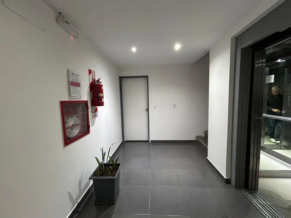 VENTA DEPARTAMENTO MORENO 8