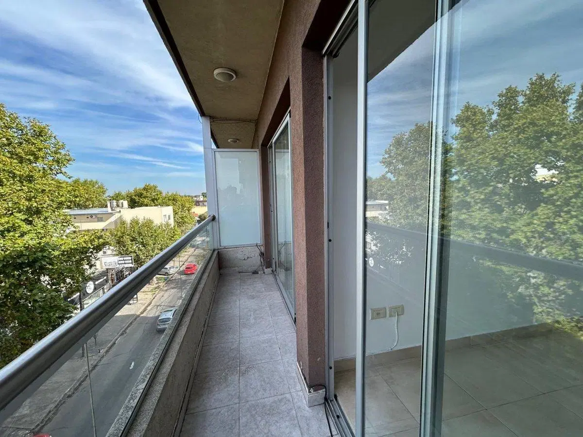 VENTA DEPARTAMENTO MORENO 3