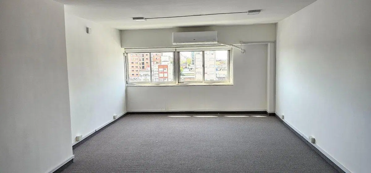 OFICINA EN VENTA EN CAMPANA 3