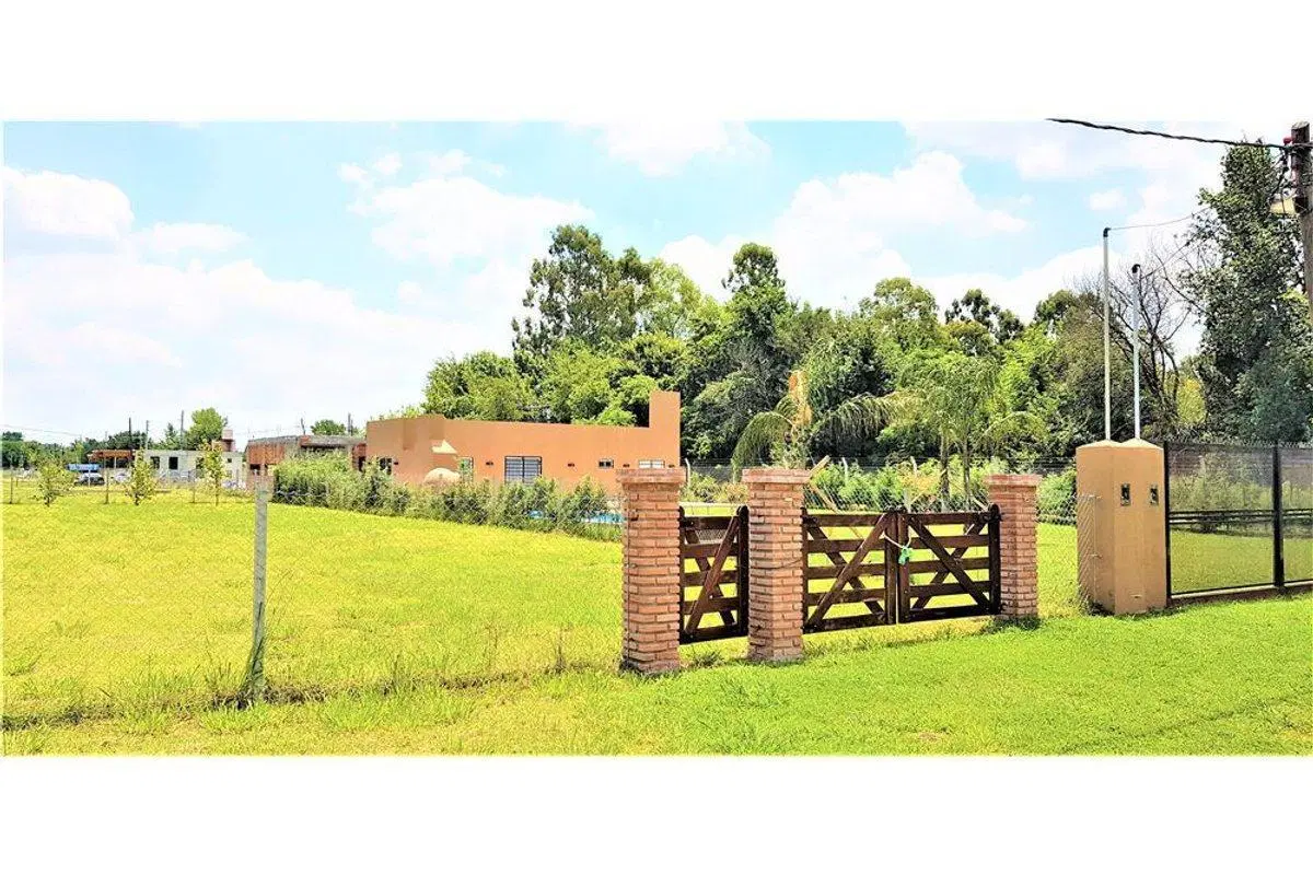 Lote de 820 m2 en "ROBLES DE ALVAREZ" etapa 1 8
