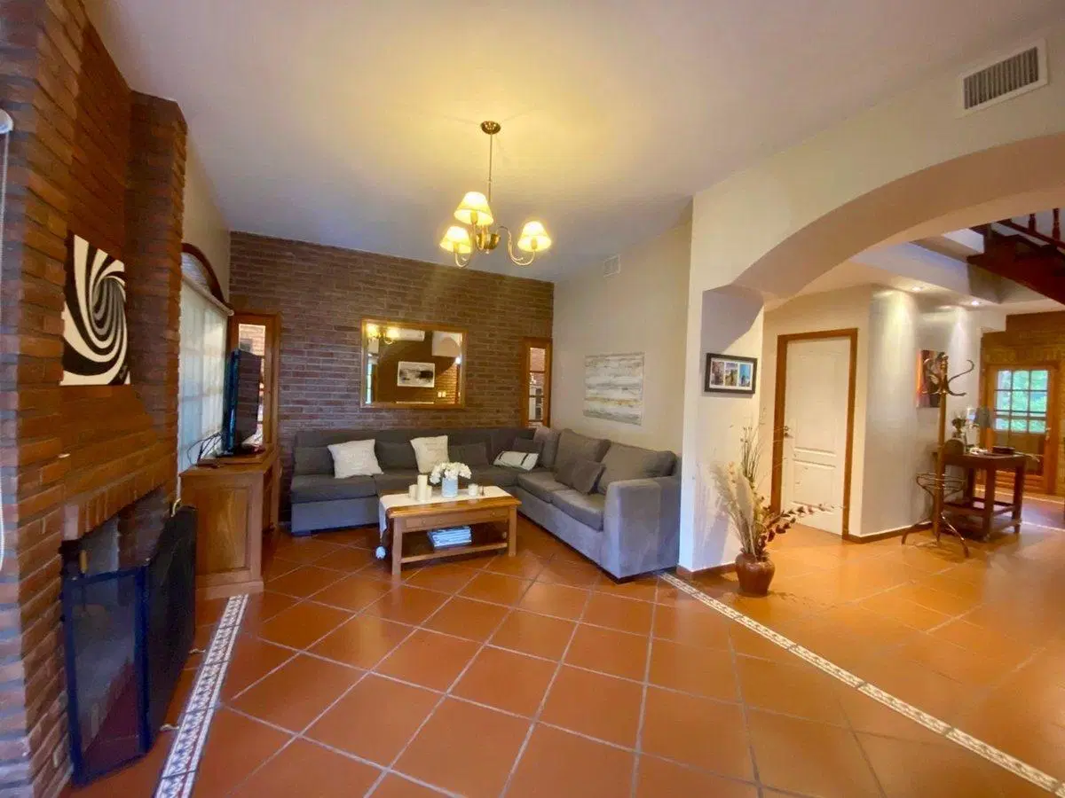 VENTA CASA COUNTRY BANCO PROVINCIA MORENO 8