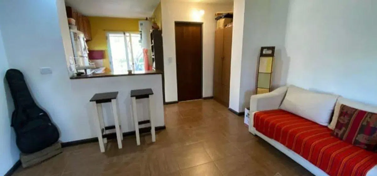 CASA  EN VENTA  FRANCISCO ALVAREZ  LOTE 350m 4