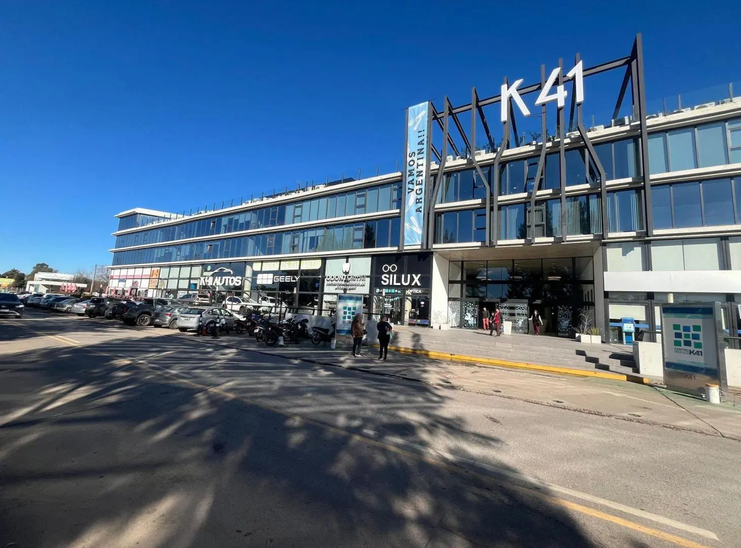 Alquiler oficina en 3er piso complejo empresarial 4