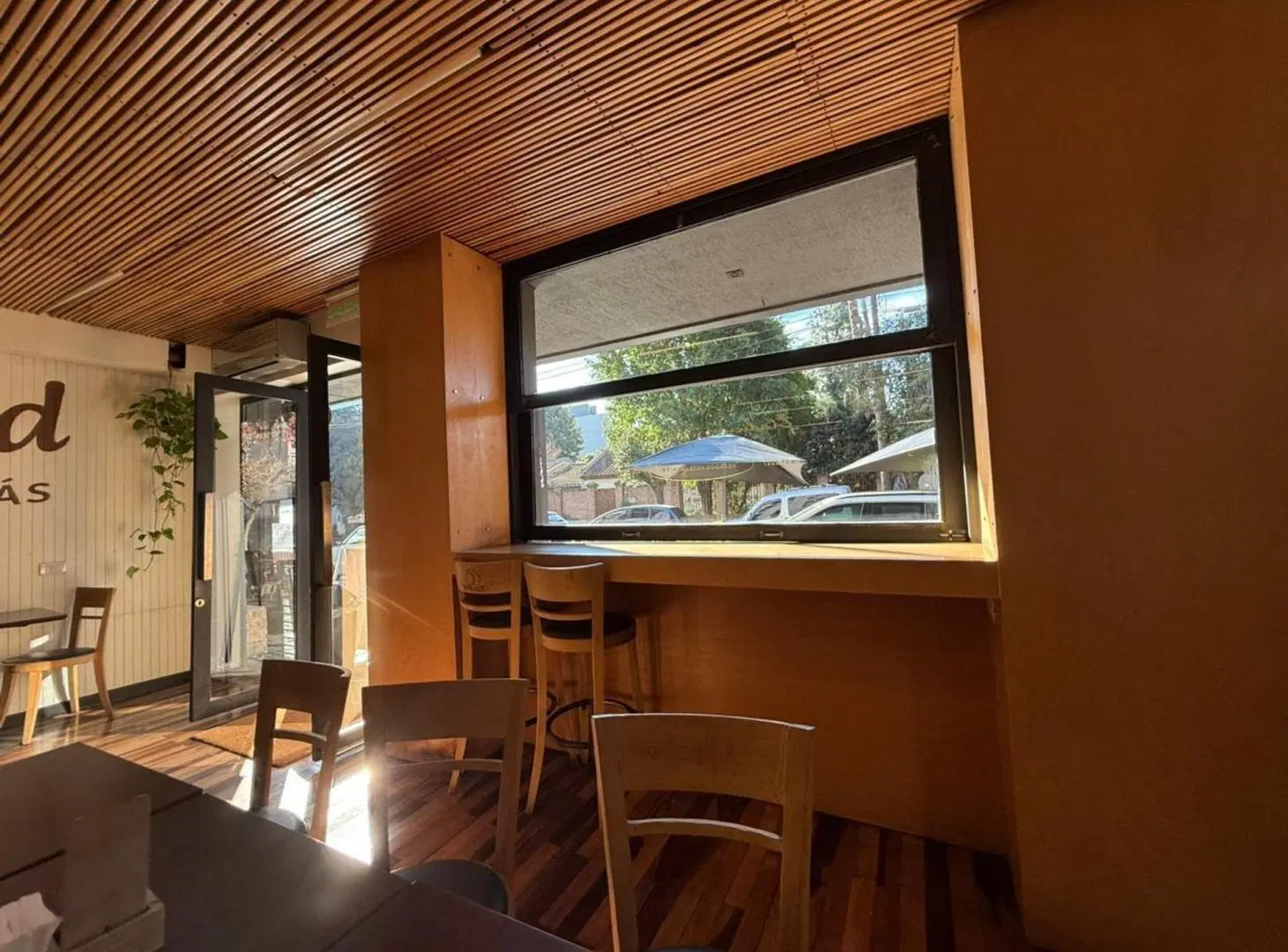VENTA DE LOCAL MORENO CENTRO INTENDENTE BOSSI 146 5