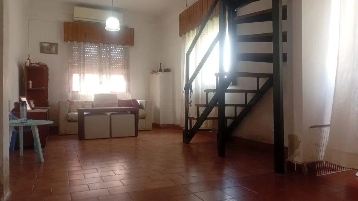 VENTA PH AL FRENTE 4 HABITACIONES EN MORENO 4