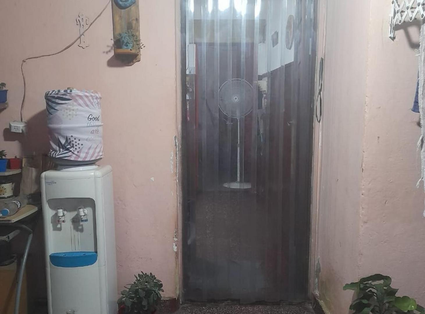 Foto de Venta Dos Casas con Local sobre Avenida, imagen 2