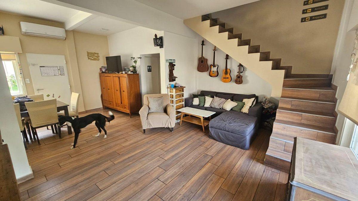 Foto de VENTA CASA EN DOS PLANTAS 4 AMBIENTES MORON HAEDO, imagen 3