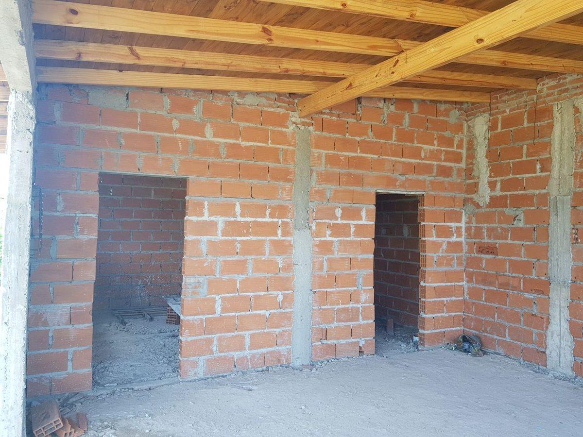 Foto de Lote de 846 m2 con MEJORAS en "ROBLES DE ALVAREZ", imagen 1