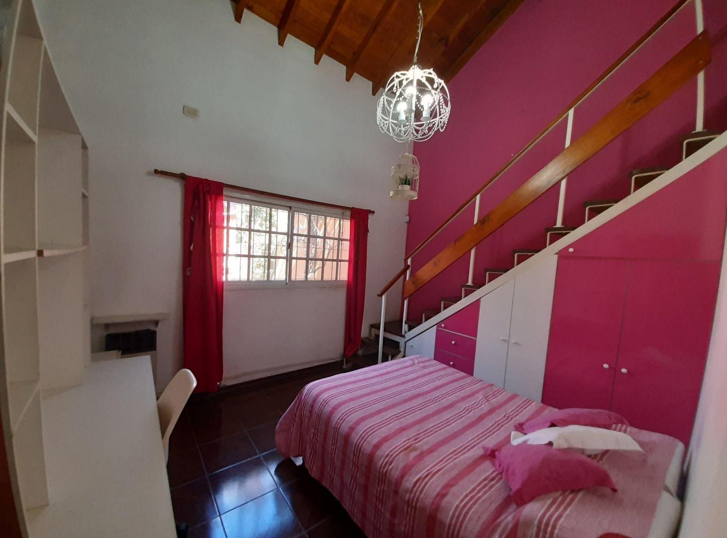 Foto de VENTA CASA CON PILETA BUENA ZONA MORENO, imagen 5