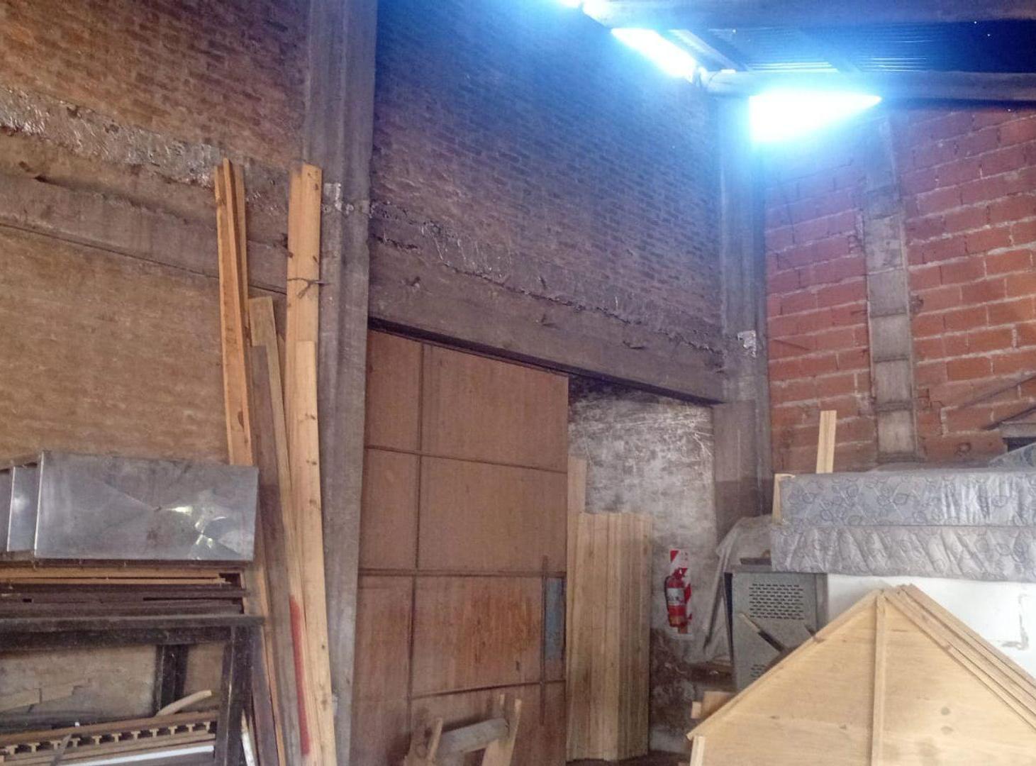 Foto de VENTA LOCAL DEPOSITO Y TERRENO SOBRE RUTA 23, imagen 4