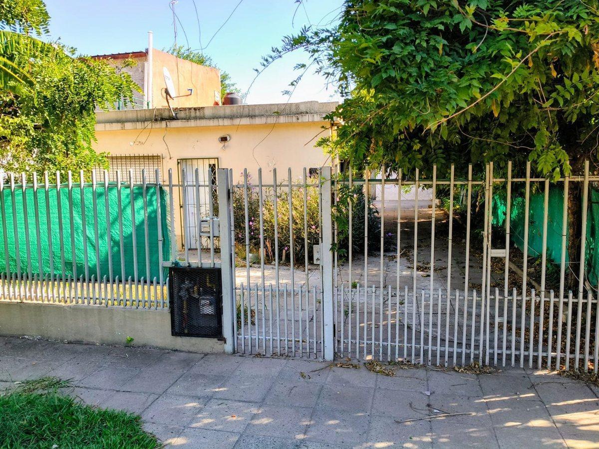 Foto de CASA VENTA LA REJA A REFACCIONAR (2 CASAS), imagen 2