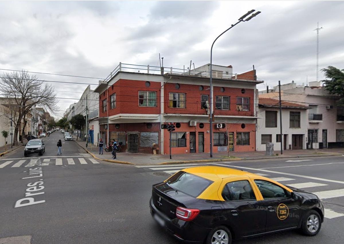 Lote en Esquina L. S. peña y Garay P/2000 m² Vendibles, Toma Prop en P/ Pago! 2