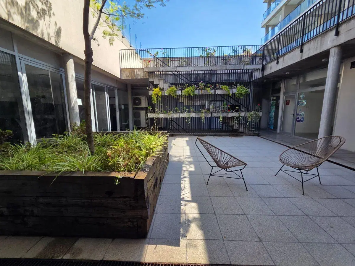 COCHERA FIJA CUBIERTA, 13 M2 CON ESPACIO BAULERA, CON ENTRADA POR 2 CALLES 4