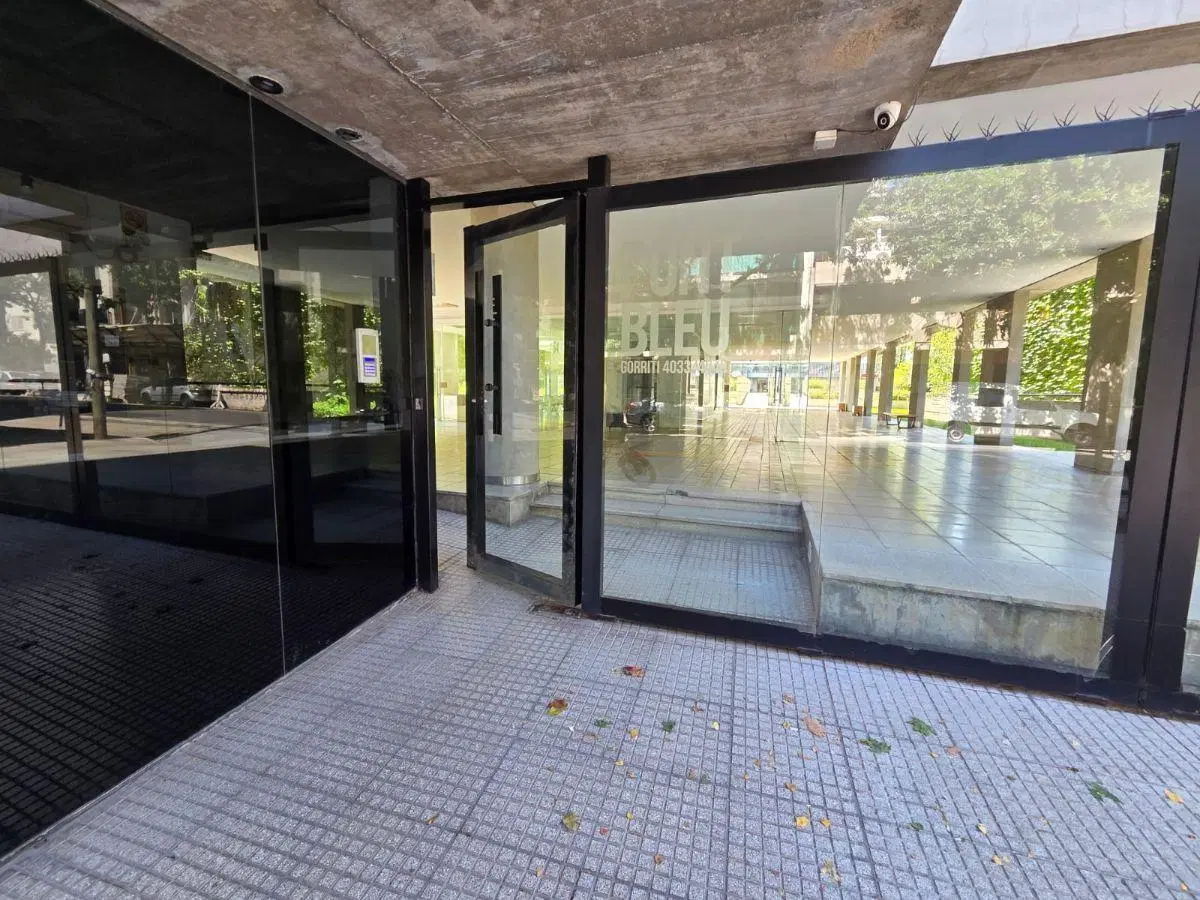COCHERA FIJA CUBIERTA, 13 M2 CON ESPACIO BAULERA, CON ENTRADA POR 2 CALLES 3