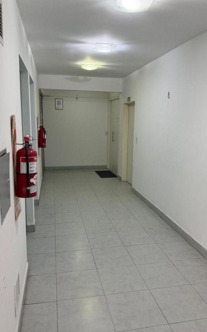 Foto de Oficina PISO ALTO 126M2 COCHERA FIJA CONTRAFRENTE PLANTA LIBRE, imagen 2