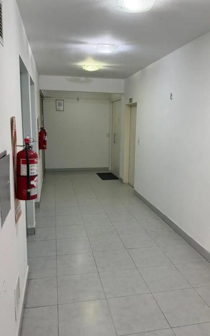 Oficina Piso Alto 126 m² Cochera Fija Contrafrente Planta Libre Vigilancia 3