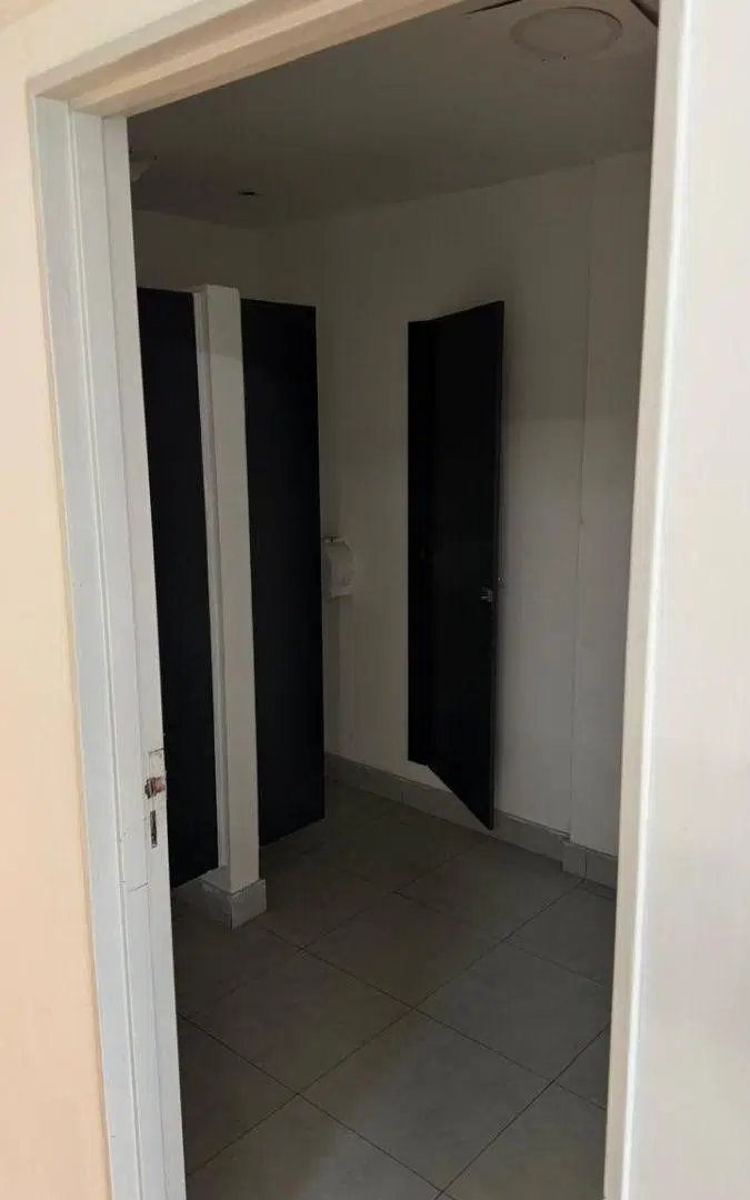 Oficina Piso Alto 126 m² Cochera Fija Contrafrente Planta Libre Vigilancia 8