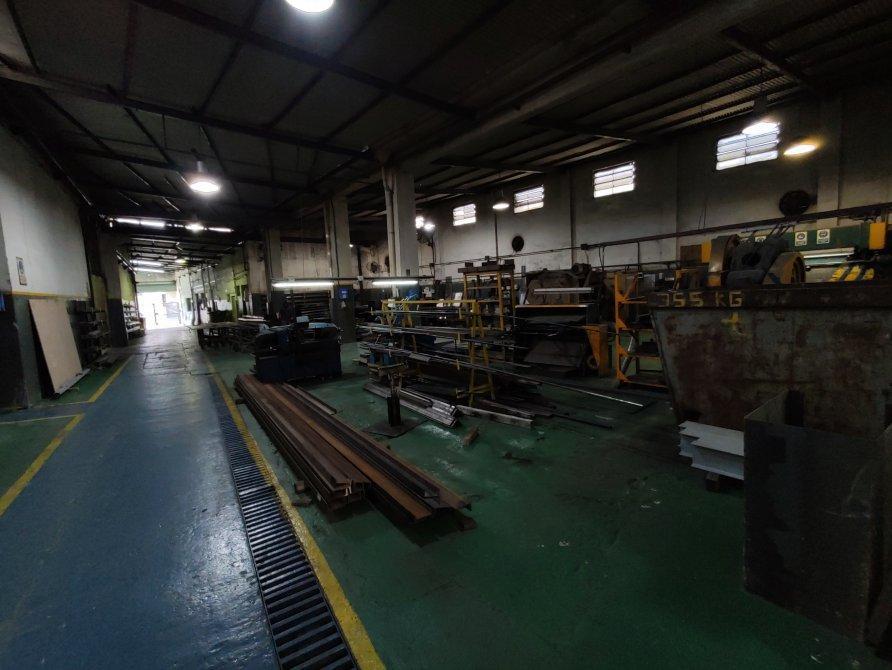 Venta Galpón en Pompeya de 1900 m² 4