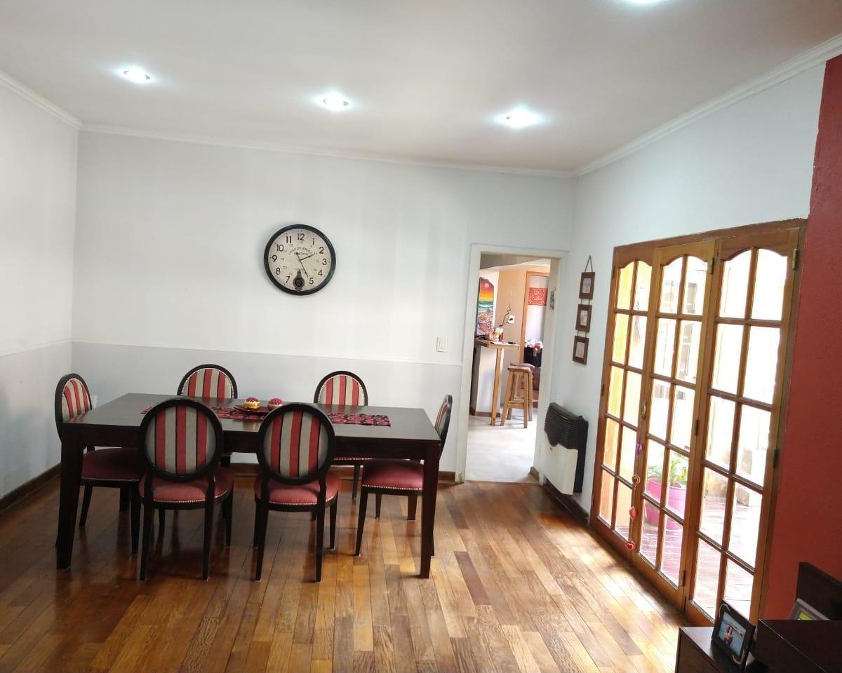 Venta PH de 5 ambientes con patio y quincho en avellaneda centro