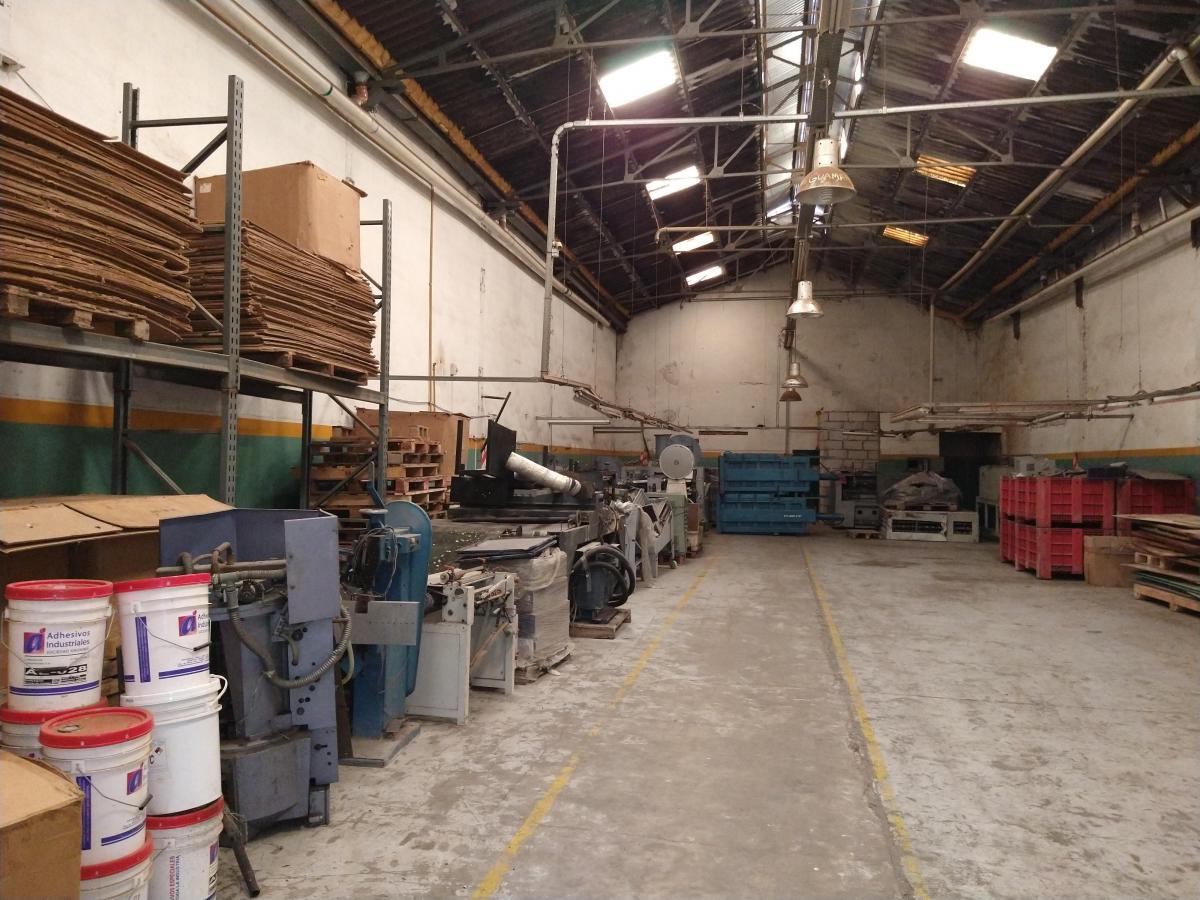Retasado! Galpón de 1500 m² con Oficinas, Vestuarios y Espacio Aereo 4