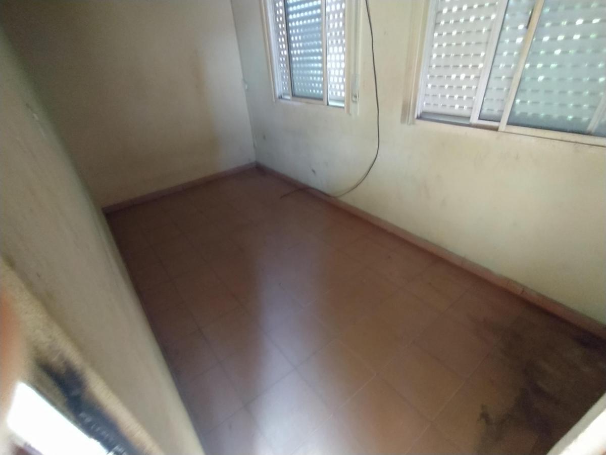 Casa de 3 Amb. con Cochera y Patio + Varios Deptos con Renta Fija en Bernal. 5