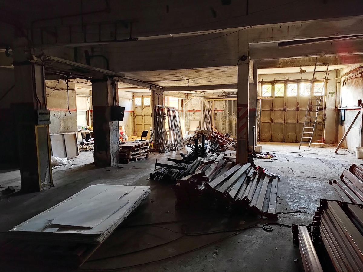 Galpón Industrial de 1993 m² en Excelente Ubicación en Lanús 1