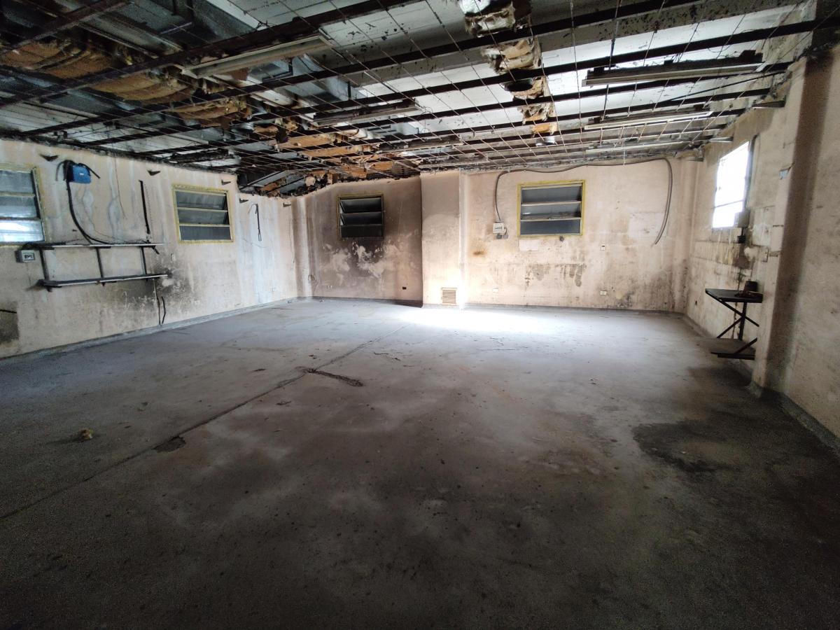 Galpón Industrial de 1993 m² en Excelente Ubicación en Lanús 2