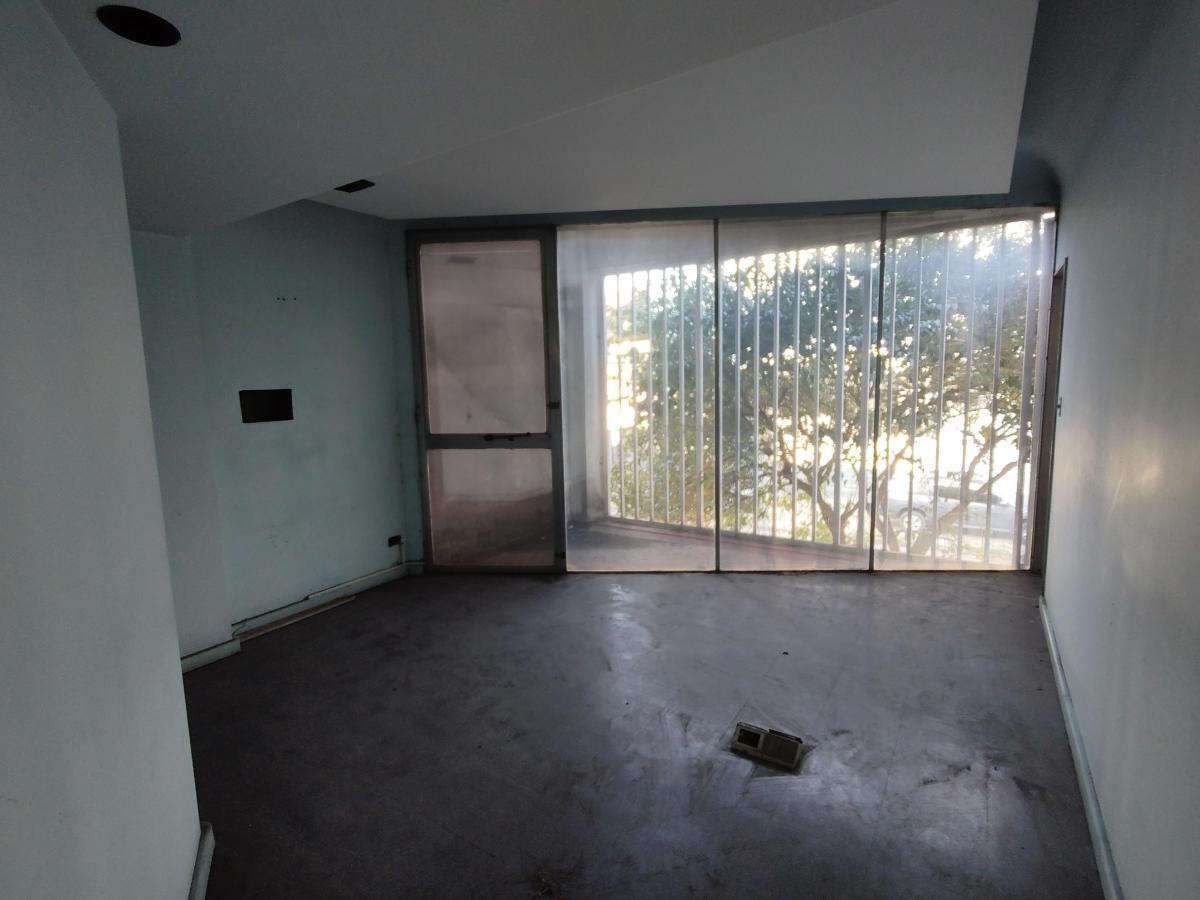Inmueble Comercial/industrial en Venta – Lanús, con Opción de Depósito Adicional 4