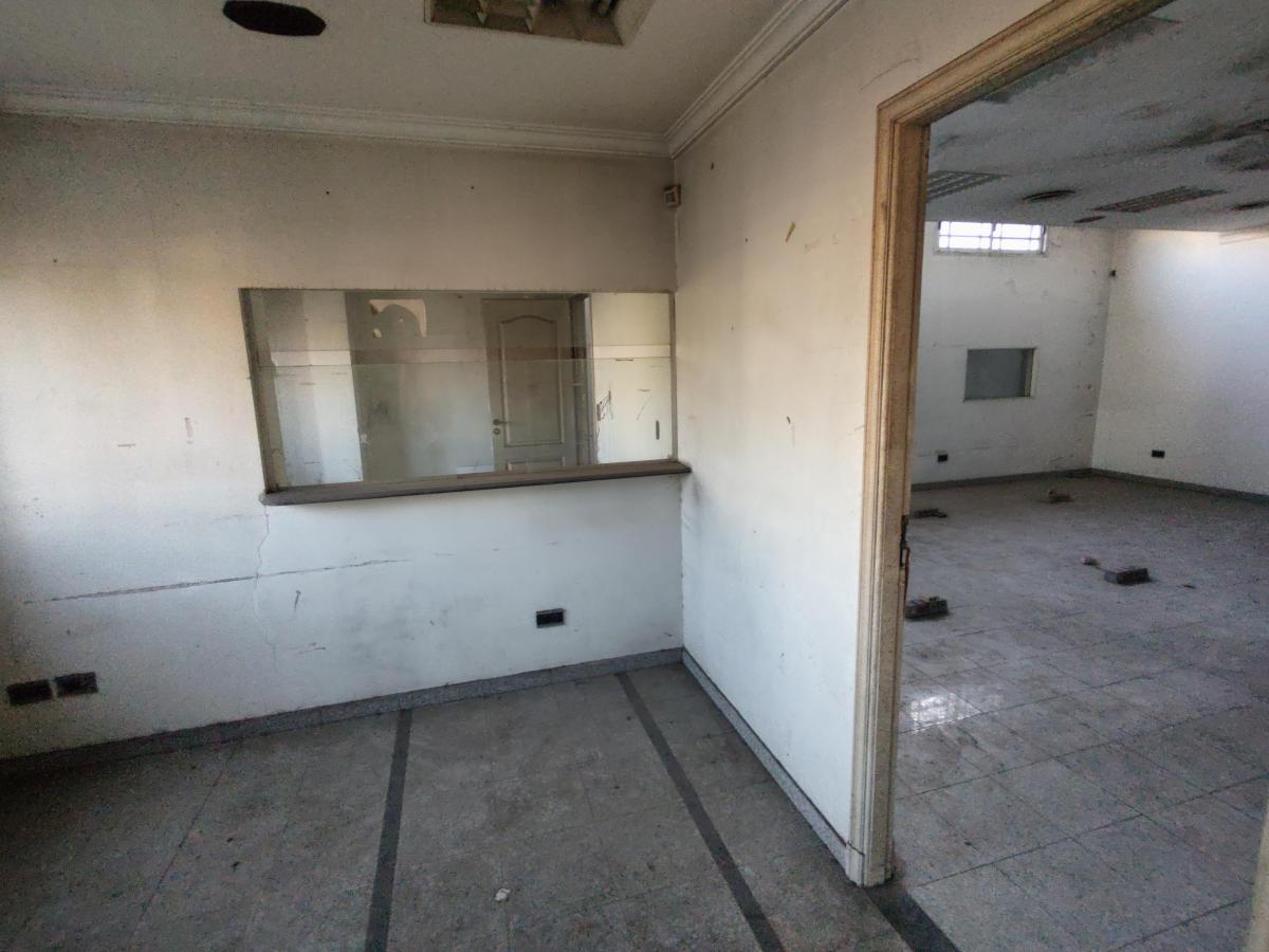 Galpón Industrial de 605 m² con Oficinas en Planta Alta en Lanús Oeste 3