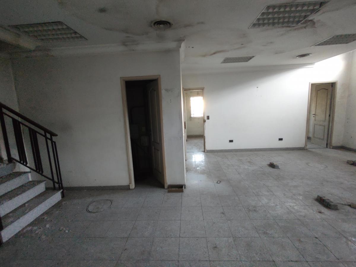 Galpón Industrial de 605 m² con Oficinas en Planta Alta en Lanús Oeste 2