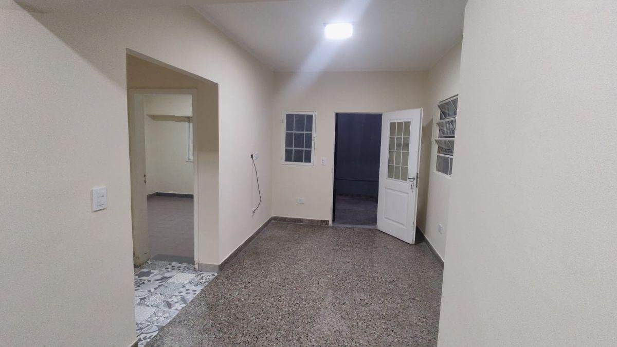 Foto de PH EN ALQUILER – BARADERO 3928, SARANDÍ, imagen 5