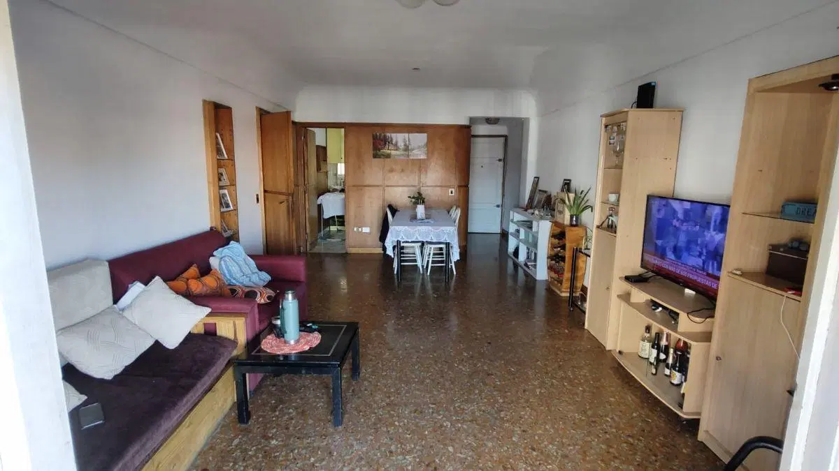 DEPARTAMENTO DE 4 AMBIENTES + DEPENDENCIA BALCÓN AL FRENTE 4