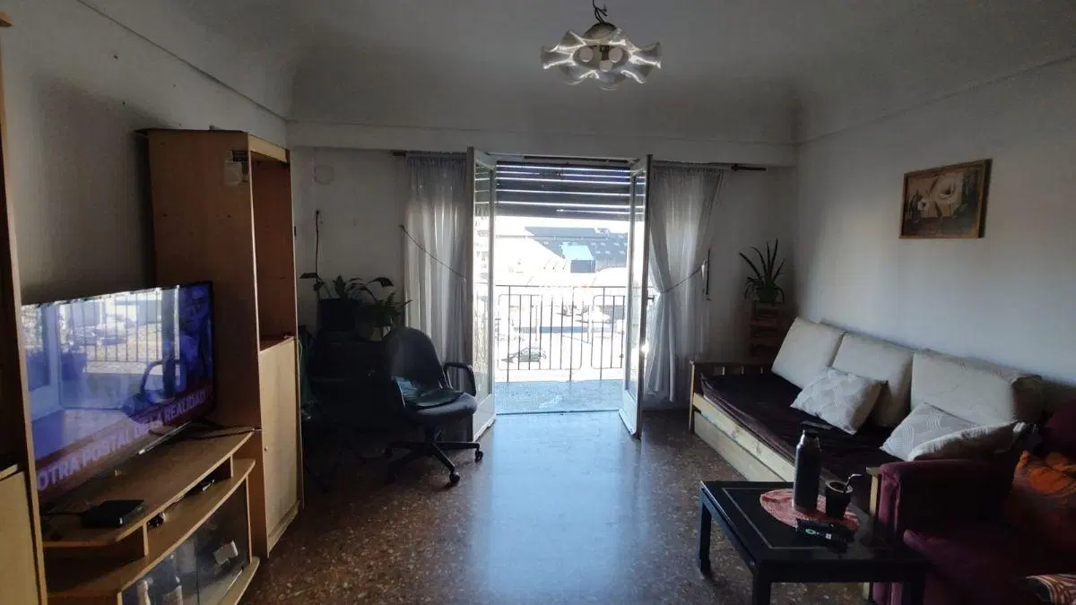 DEPARTAMENTO DE 4 AMBIENTES + DEPENDENCIA BALCÓN AL FRENTE 5
